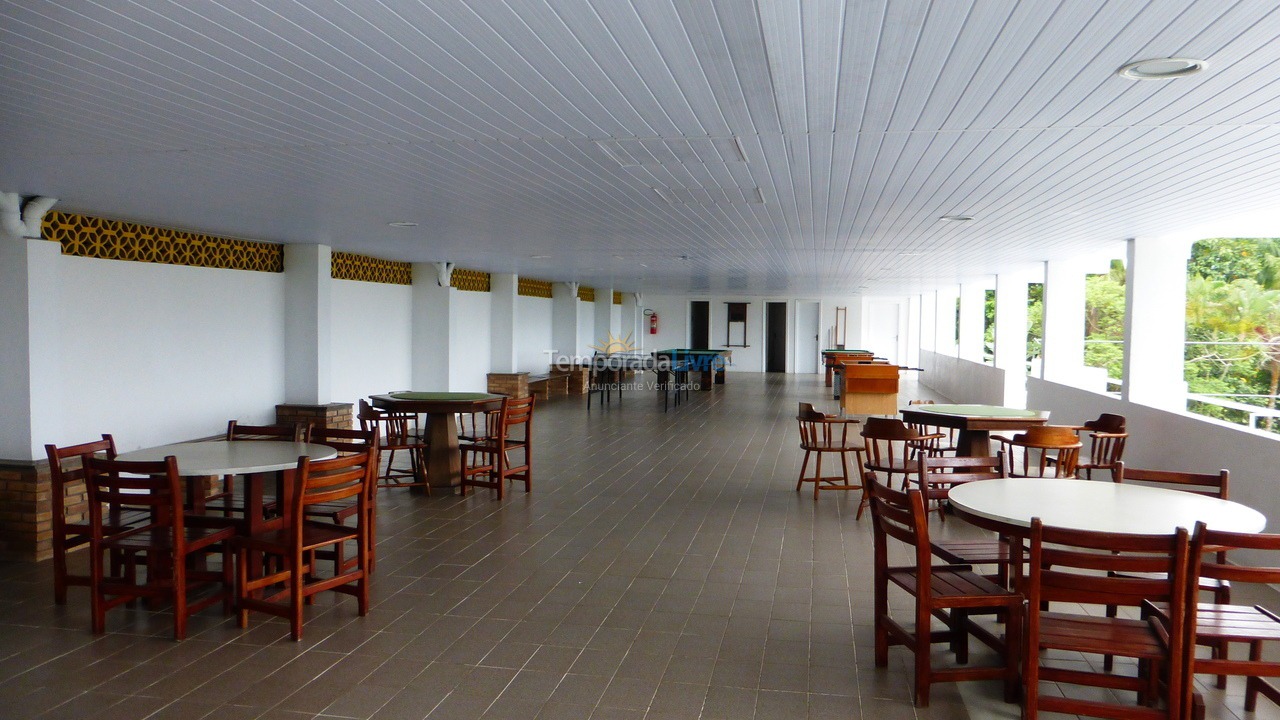 Apartamento para aluguel de temporada em Ubatuba (Praia das Toninhas)