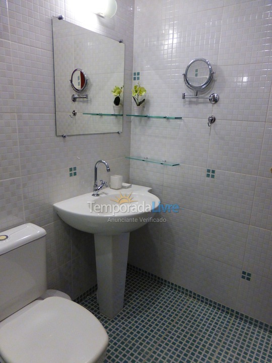 Apartamento para aluguel de temporada em Ubatuba (Praia das Toninhas)