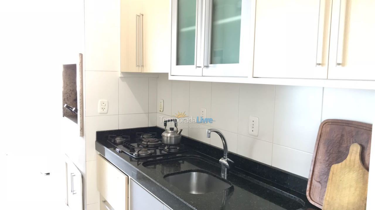 Apartamento para aluguel de temporada em Itapema (Meia Praia)