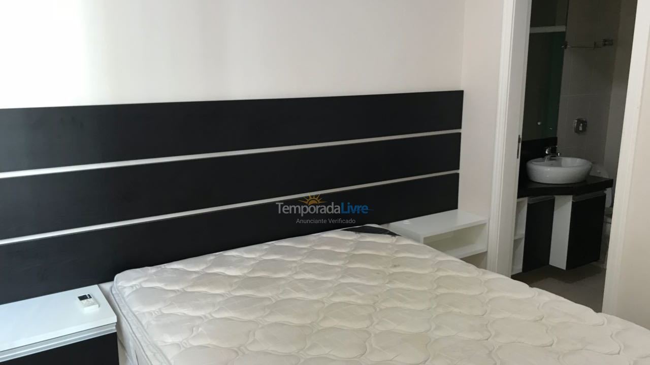 Apartamento para aluguel de temporada em Itapema (Meia Praia)