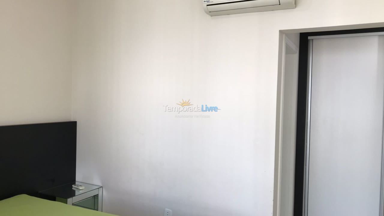 Apartamento para aluguel de temporada em Itapema (Meia Praia)