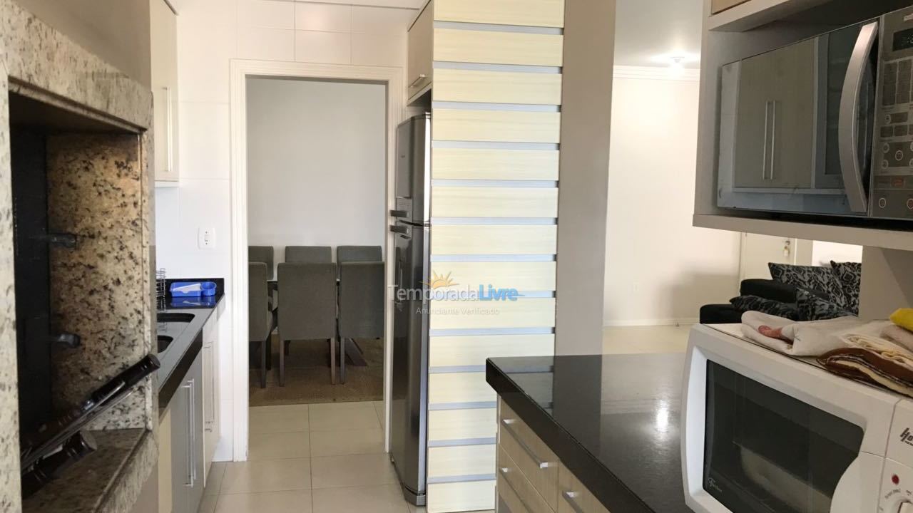 Apartamento para aluguel de temporada em Itapema (Meia Praia)