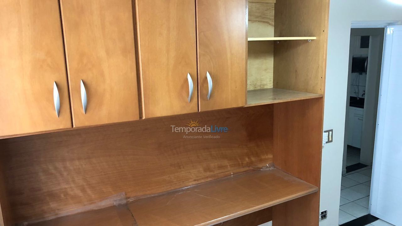 Apartamento para aluguel de temporada em Guarujá (Pitangueiras)