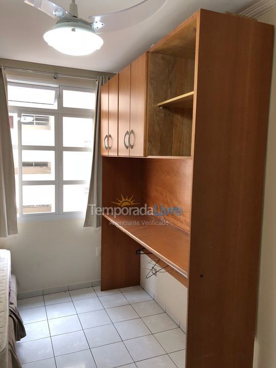 Apartamento para aluguel de temporada em Guarujá (Pitangueiras)