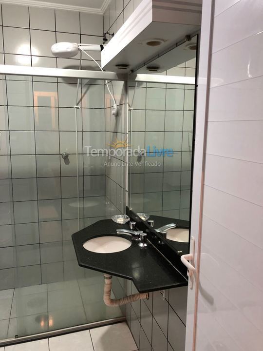 Apartamento para aluguel de temporada em Guarujá (Pitangueiras)