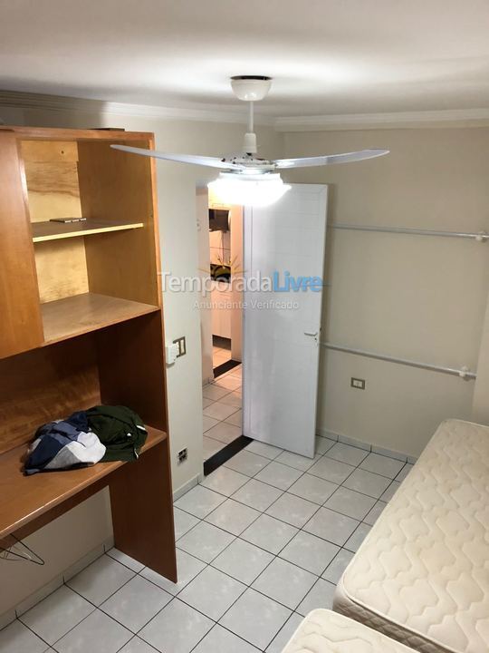 Apartamento para aluguel de temporada em Guarujá (Pitangueiras)