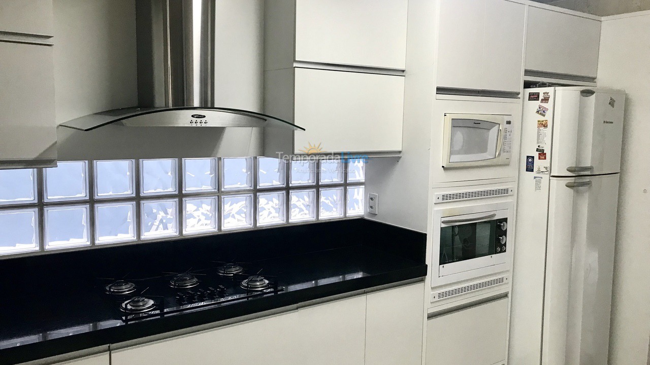 Casa para aluguel de temporada em Balneário Camboriú (Praia Central)