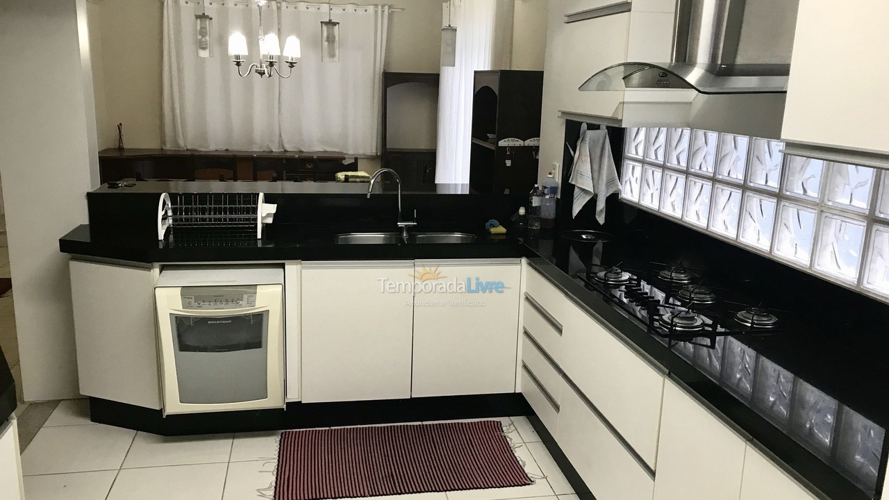 Casa para aluguel de temporada em Balneário Camboriú (Praia Central)