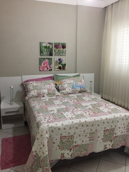 Apartamento para aluguel de temporada em Guarujá (Pitangueiras)