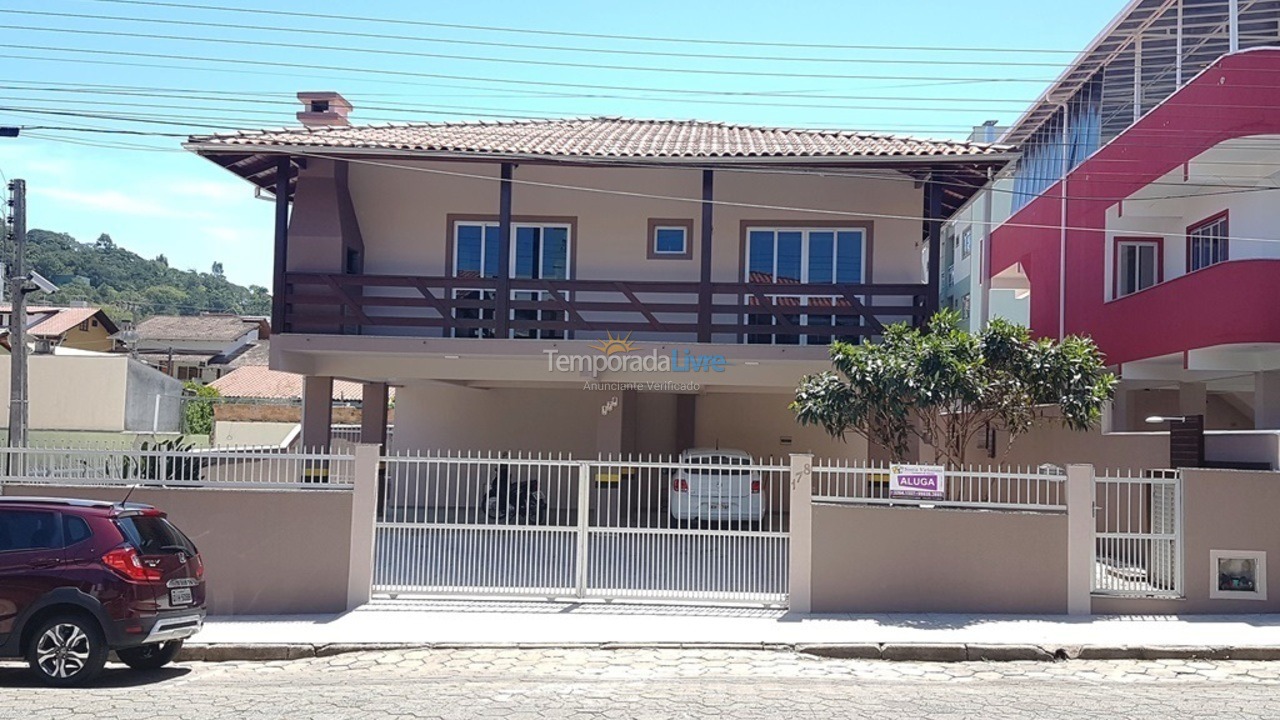 Apartment for vacation rental in Bombinhas (Praia de Bombinhas)