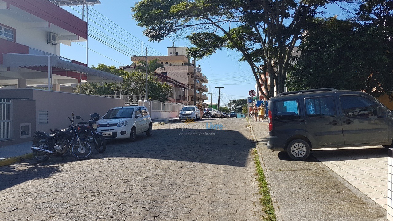 Apartment for vacation rental in Bombinhas (Praia de Bombinhas)