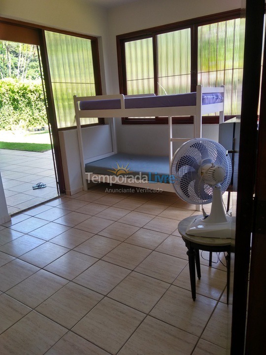 Casa para aluguel de temporada em Guarujá (Praia do Pernambuco)