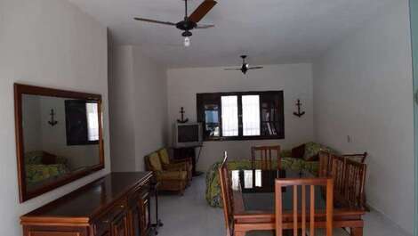 Excelente casa apenas 80 mts da Praia da Maranduba, até 32 pessoas.