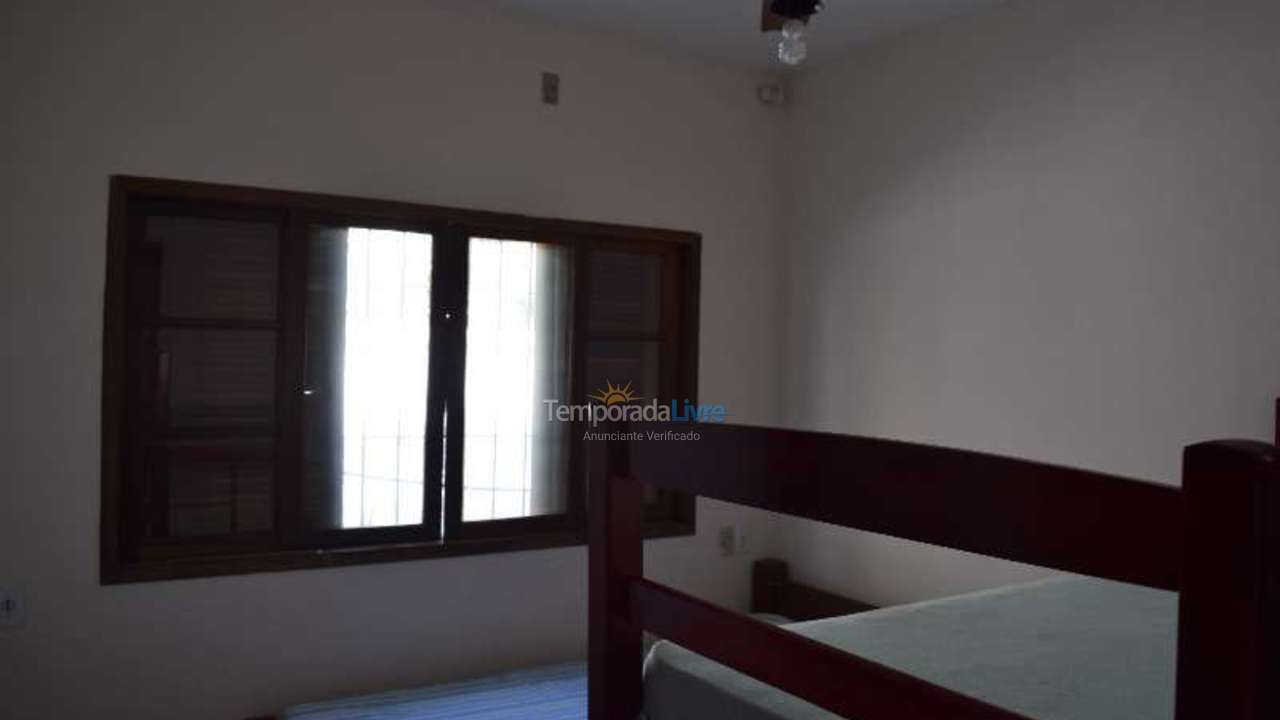 Casa para aluguel de temporada em Ubatuba (Maranduba)