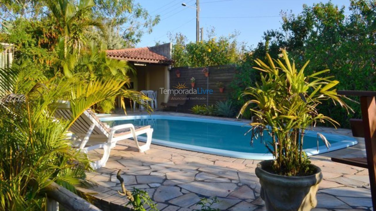 Casa para alquiler de vacaciones em Imbituba (Praia do Rosa)