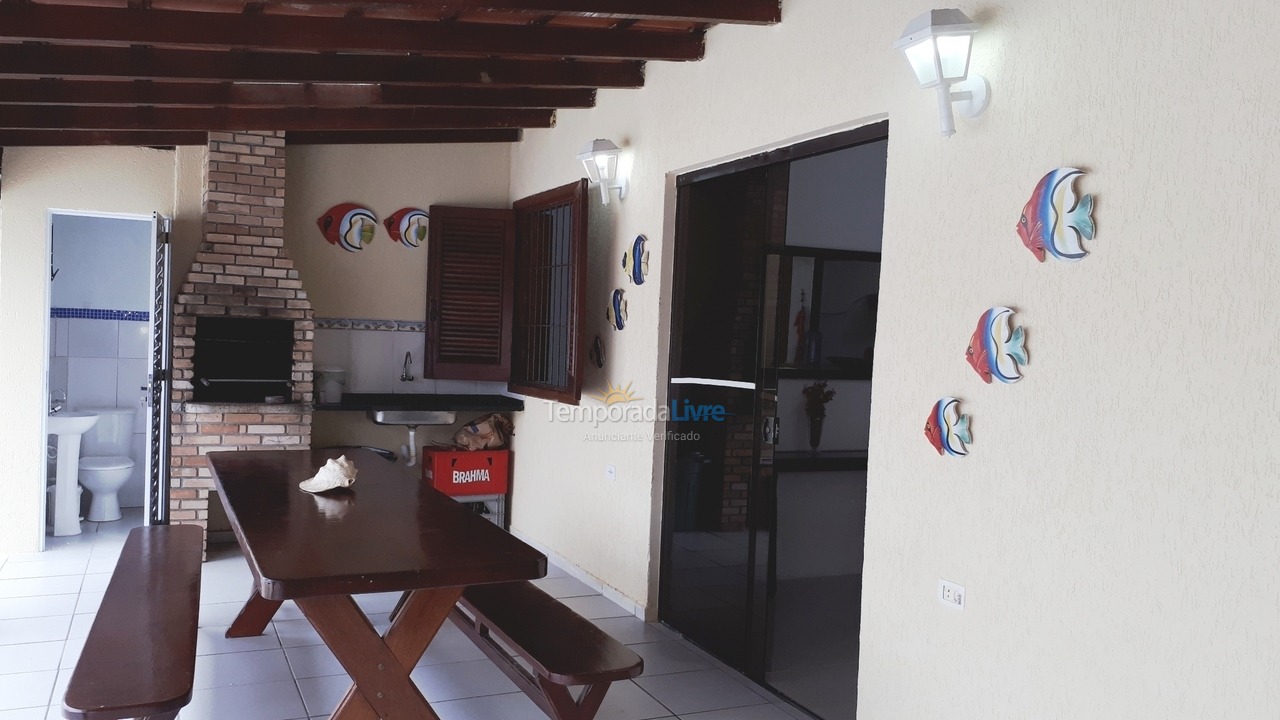 Casa para aluguel de temporada em Ubatuba (Maranduba)