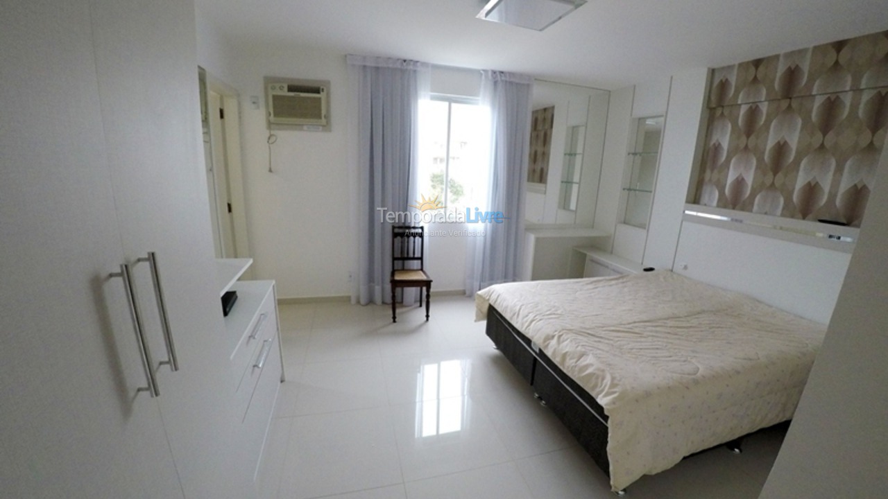 Apartamento para aluguel de temporada em Bombinhas (Praia de Bombas)