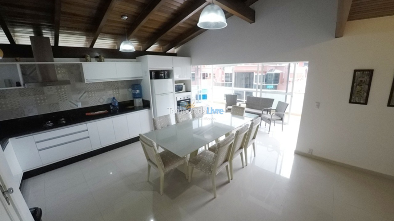Apartamento para aluguel de temporada em Bombinhas (Praia de Bombas)