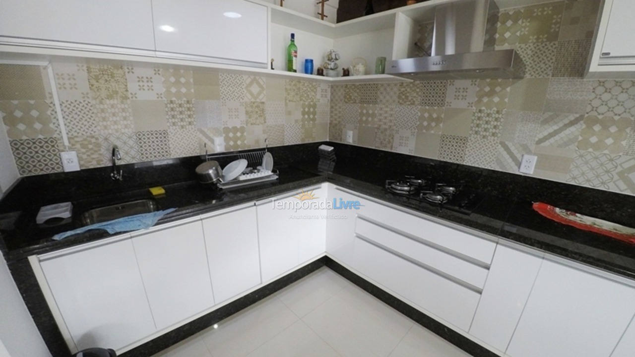 Apartamento para aluguel de temporada em Bombinhas (Praia de Bombas)