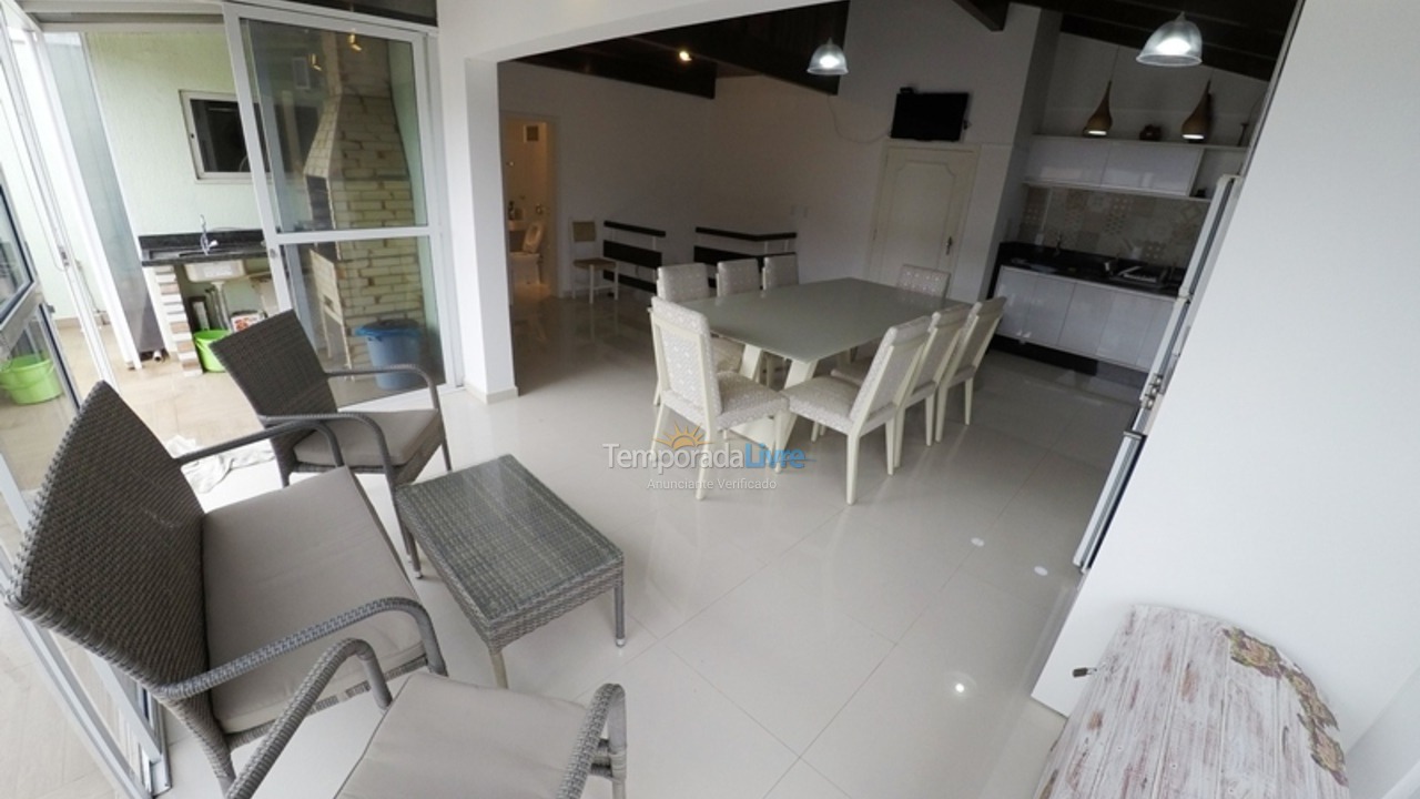 Apartamento para aluguel de temporada em Bombinhas (Praia de Bombas)