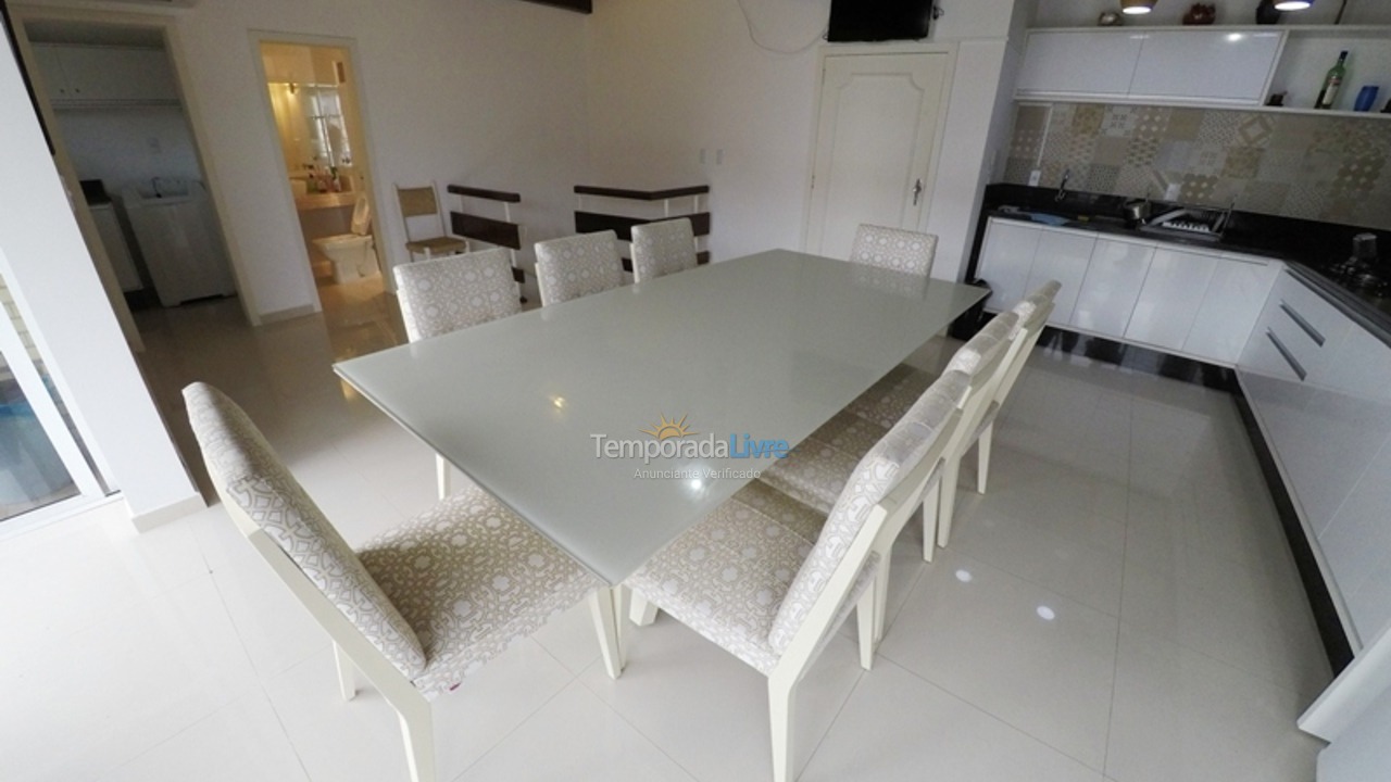 Apartamento para aluguel de temporada em Bombinhas (Praia de Bombas)