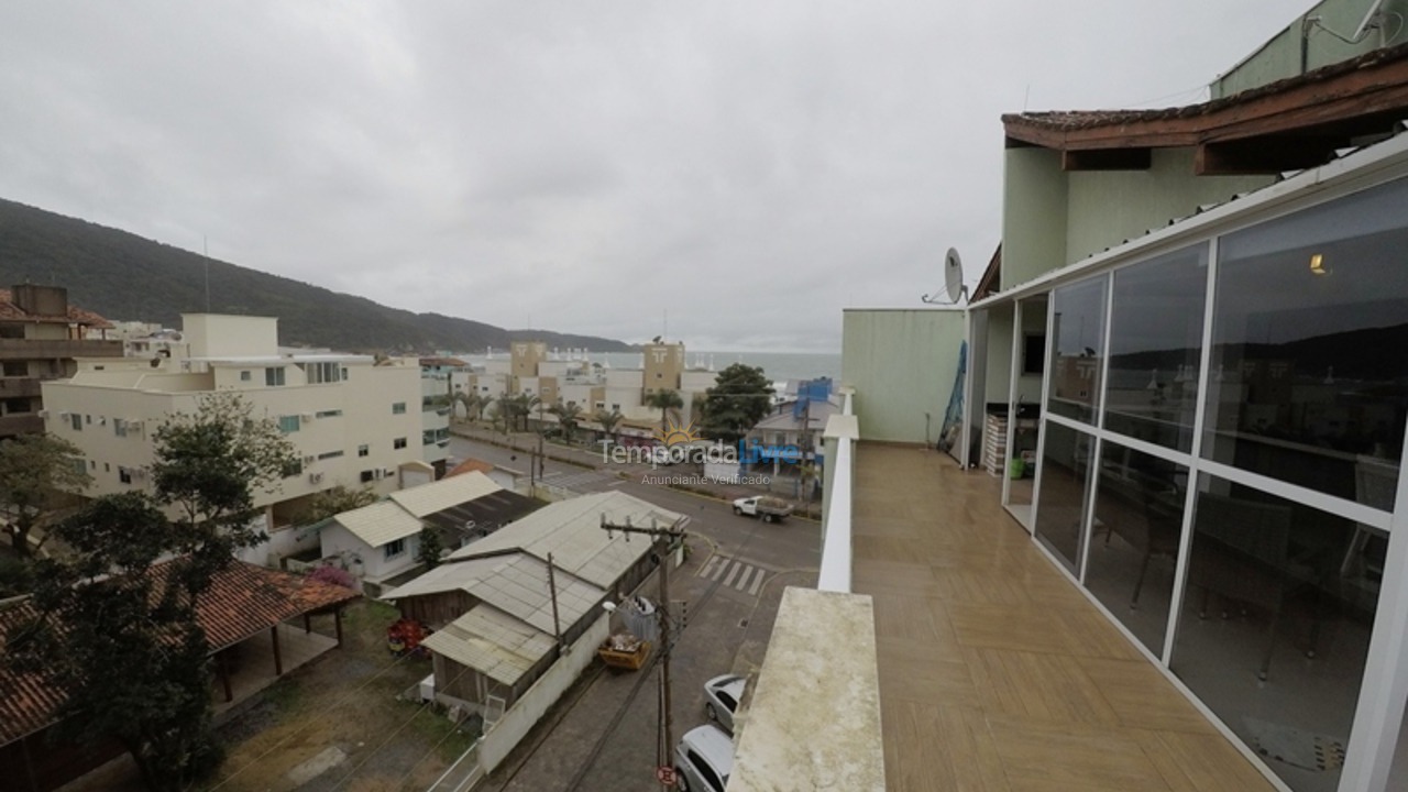 Apartamento para aluguel de temporada em Bombinhas (Praia de Bombas)