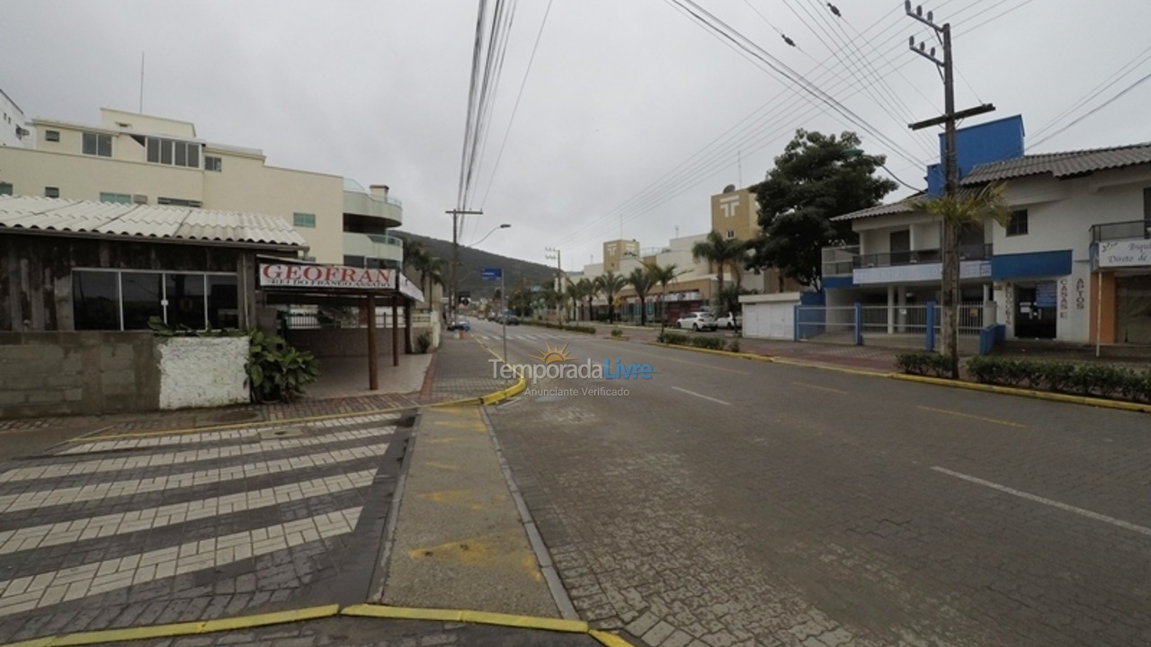 Apartamento para aluguel de temporada em Bombinhas (Praia de Bombas)