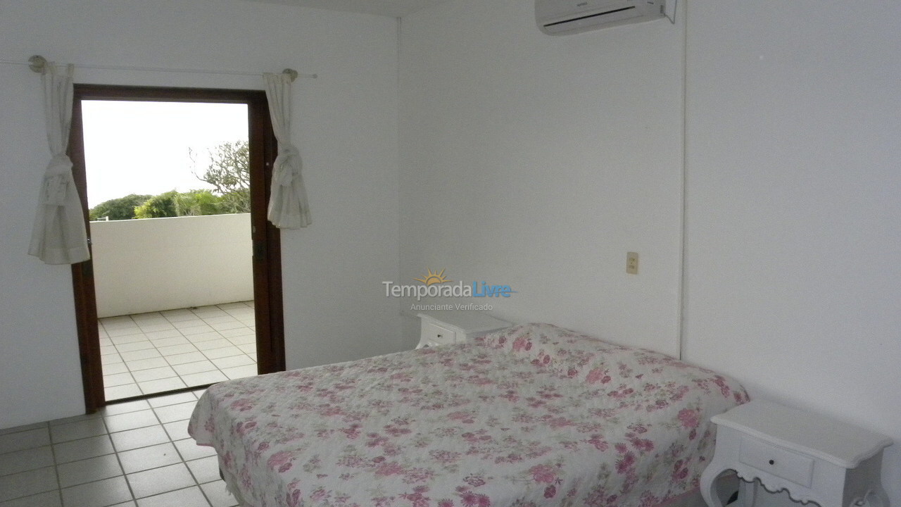 Casa para aluguel de temporada em Florianópolis (Praia Brava)