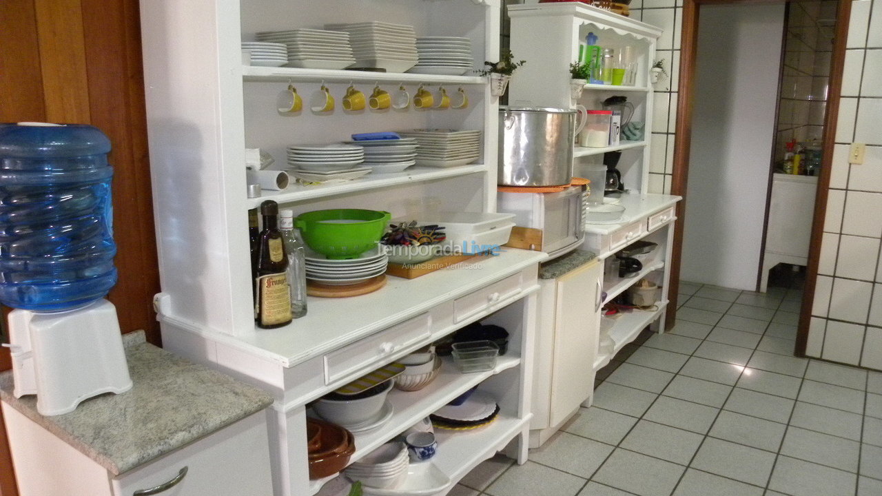 Casa para aluguel de temporada em Florianópolis (Praia Brava)