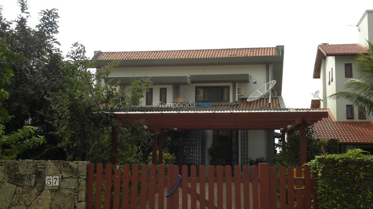Casa para aluguel de temporada em Florianópolis (Praia Brava)