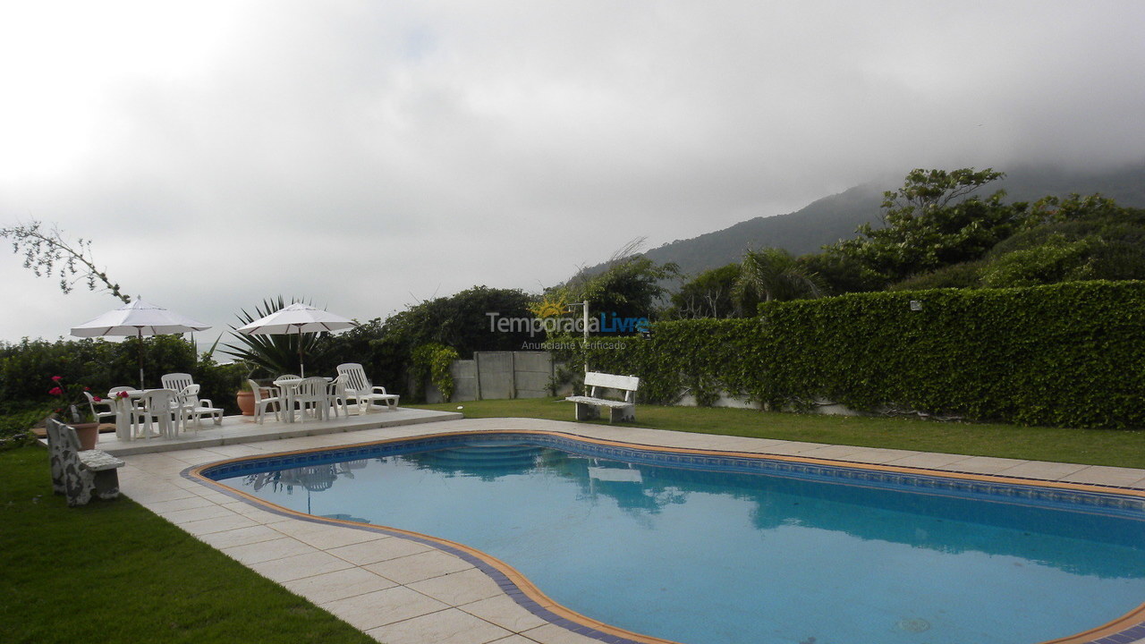 Casa para aluguel de temporada em Florianópolis (Praia Brava)