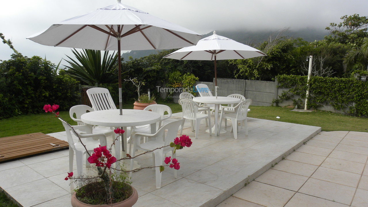 Casa para aluguel de temporada em Florianópolis (Praia Brava)