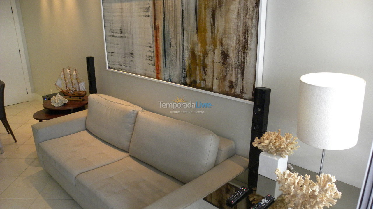 Apartamento para aluguel de temporada em Florianópolis (Praia Brava)