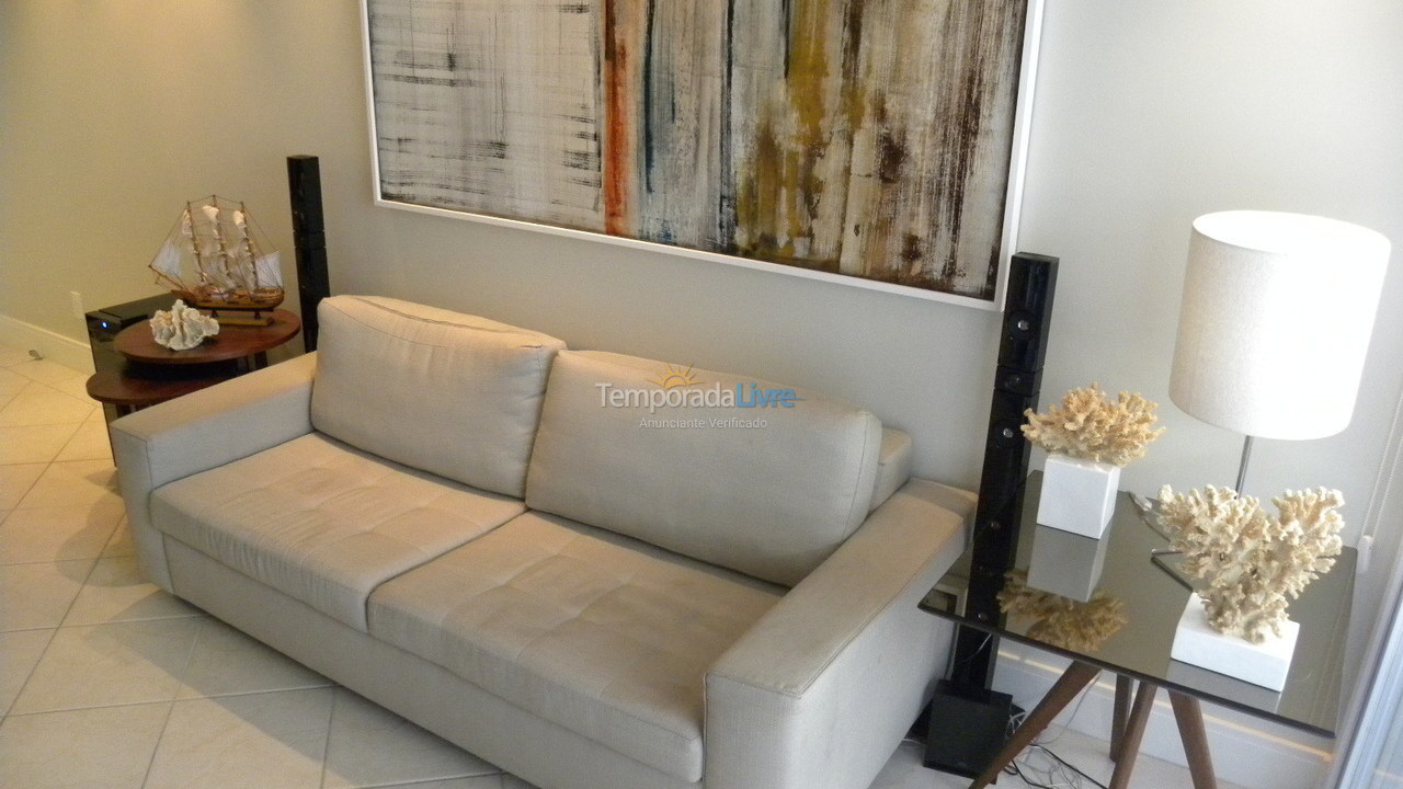 Apartamento para aluguel de temporada em Florianópolis (Praia Brava)