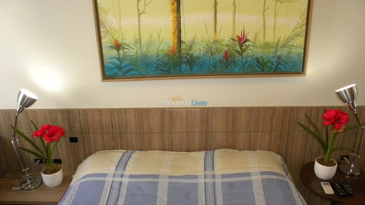 Apartamento para aluguel de temporada em Florianópolis (Praia Brava)