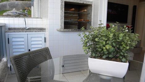 Sacada com Churrasqueira