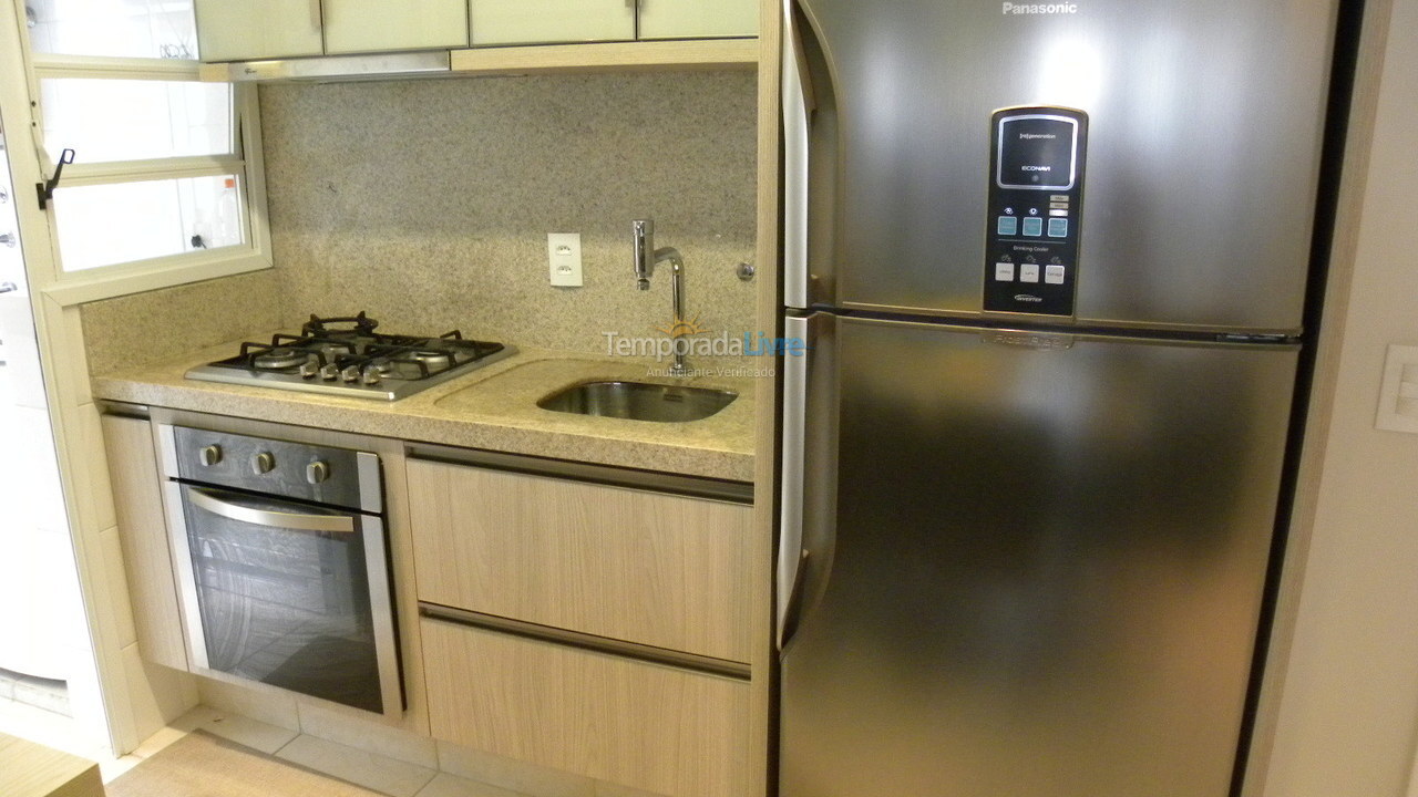 Apartamento para aluguel de temporada em Florianópolis (Praia Brava)