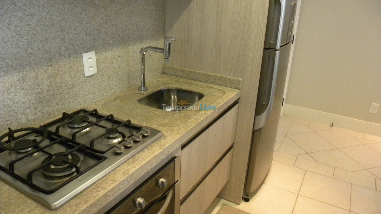 Apartamento para aluguel de temporada em Florianópolis (Praia Brava)