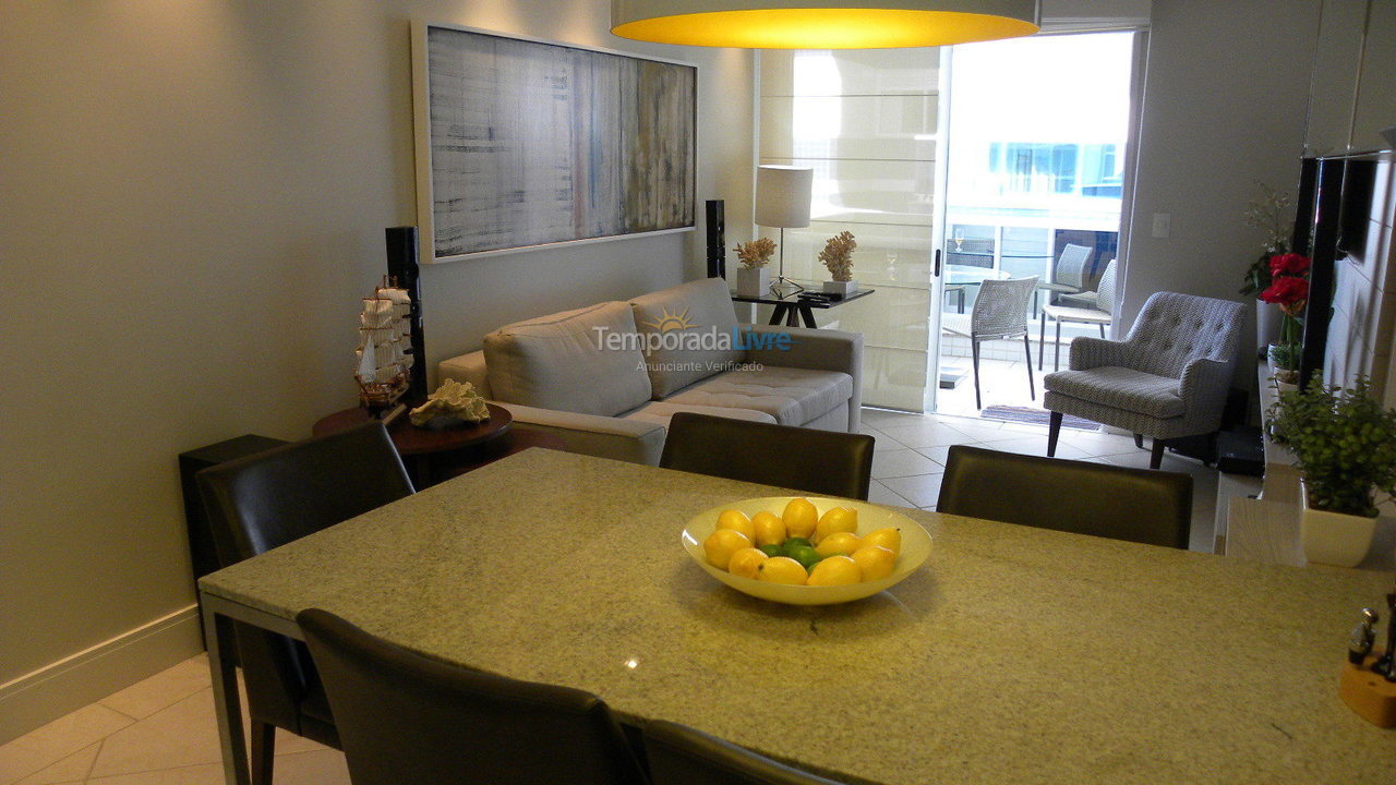 Apartamento para aluguel de temporada em Florianópolis (Praia Brava)