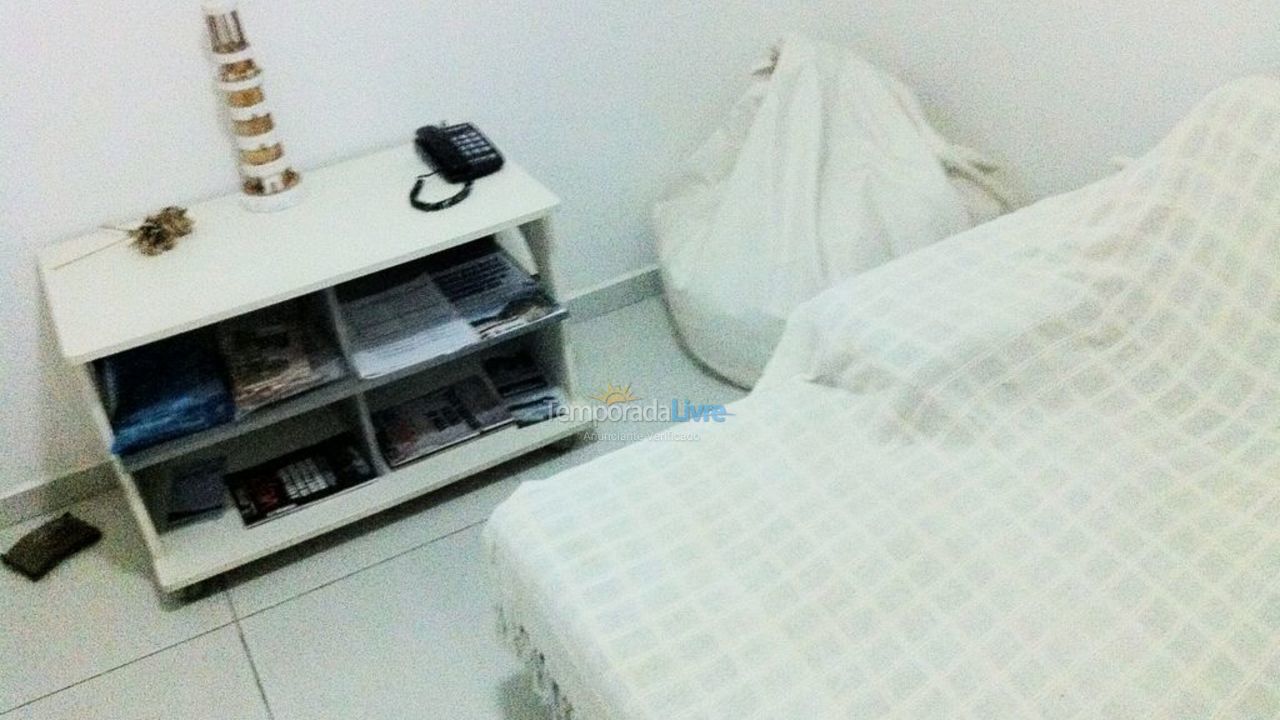 Apartamento para aluguel de temporada em Guarujá (Pitangueiras)