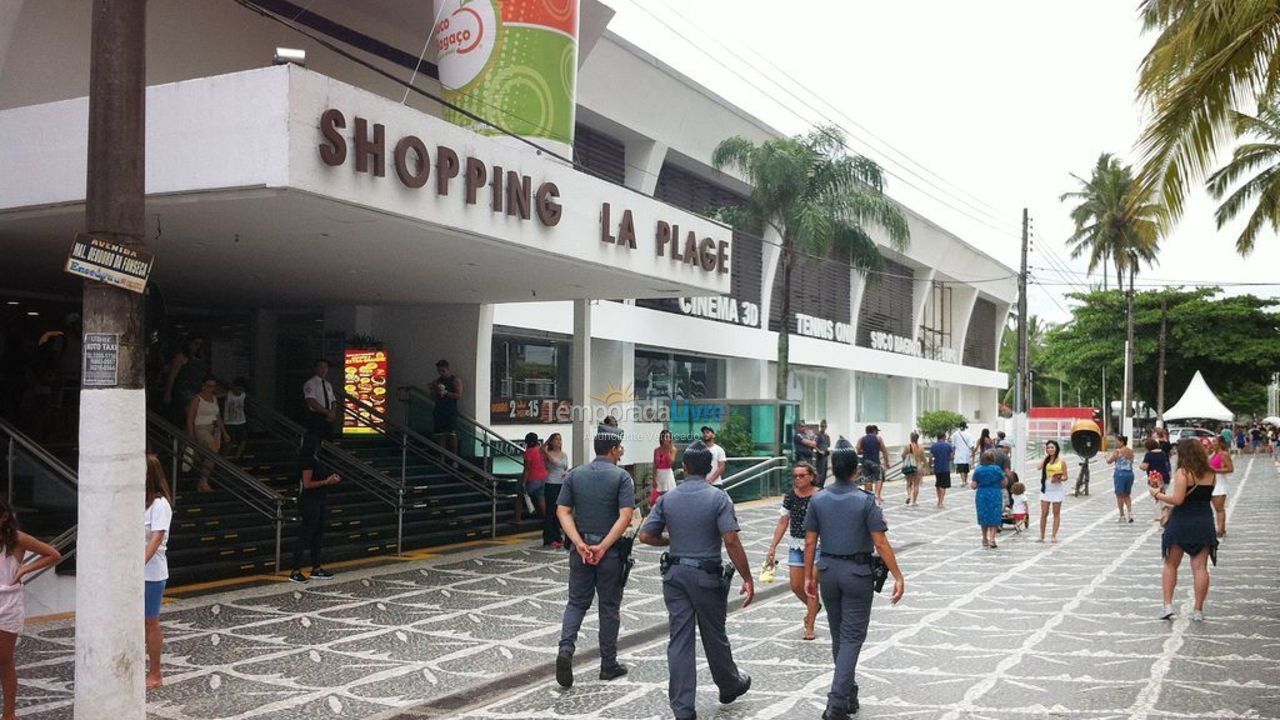 Apartamento para aluguel de temporada em Guarujá (Pitangueiras)