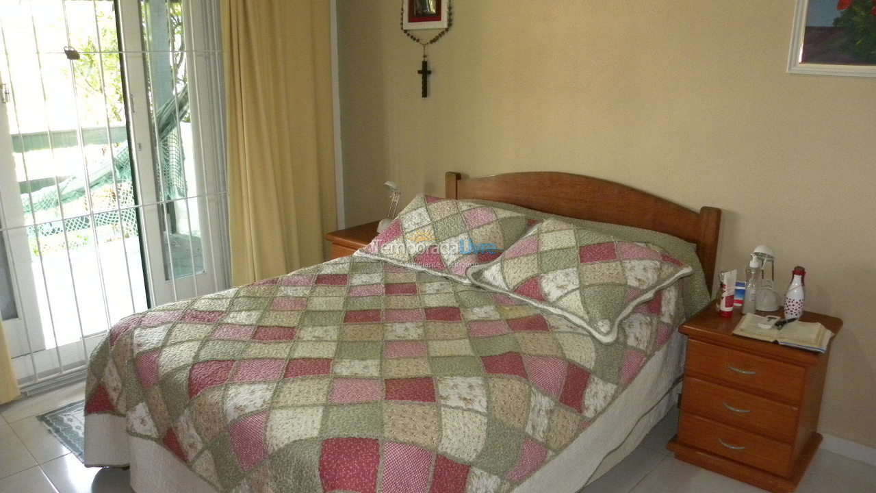 Casa para aluguel de temporada em Florianópolis (Ponta das Canas)