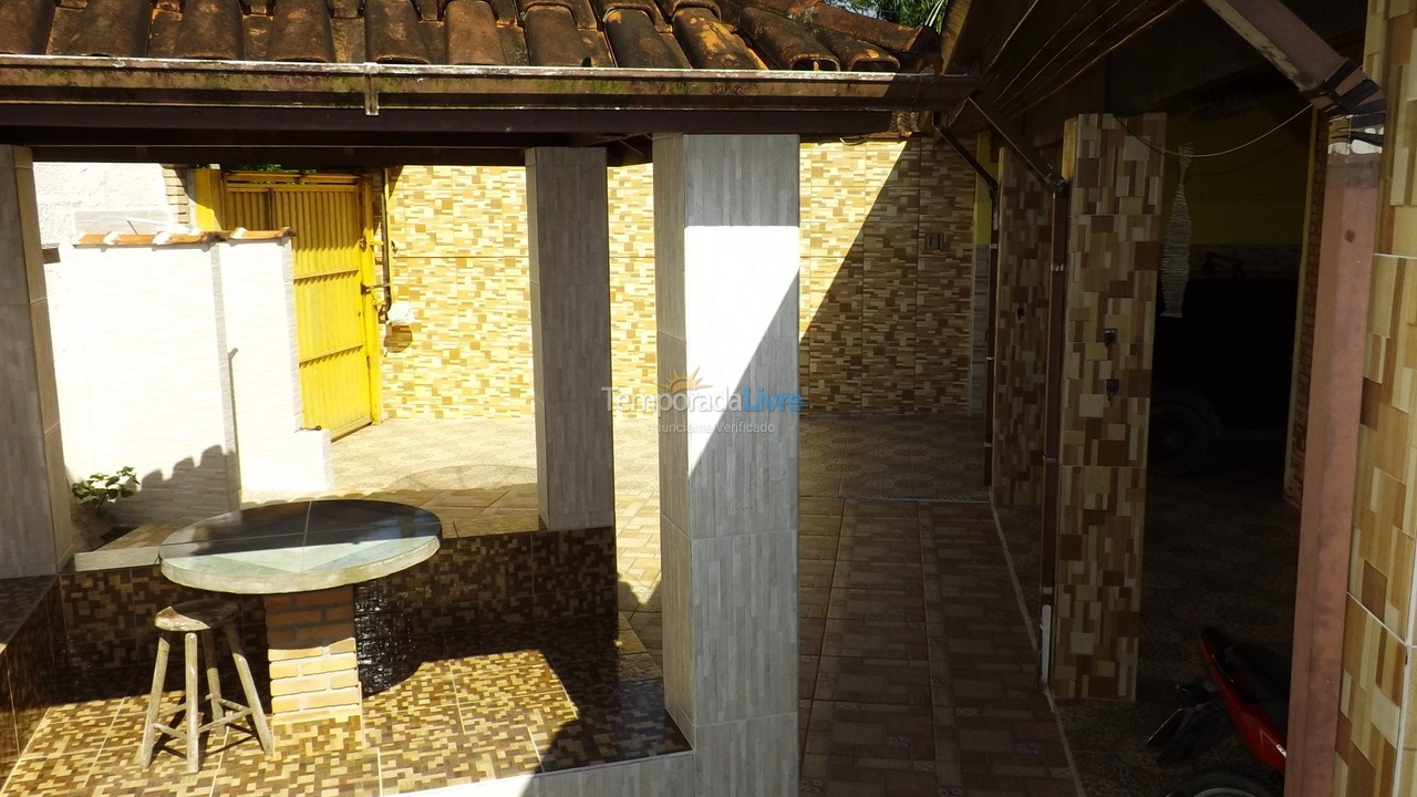 Casa para aluguel de temporada em Ubatuba (Pereque Açu)