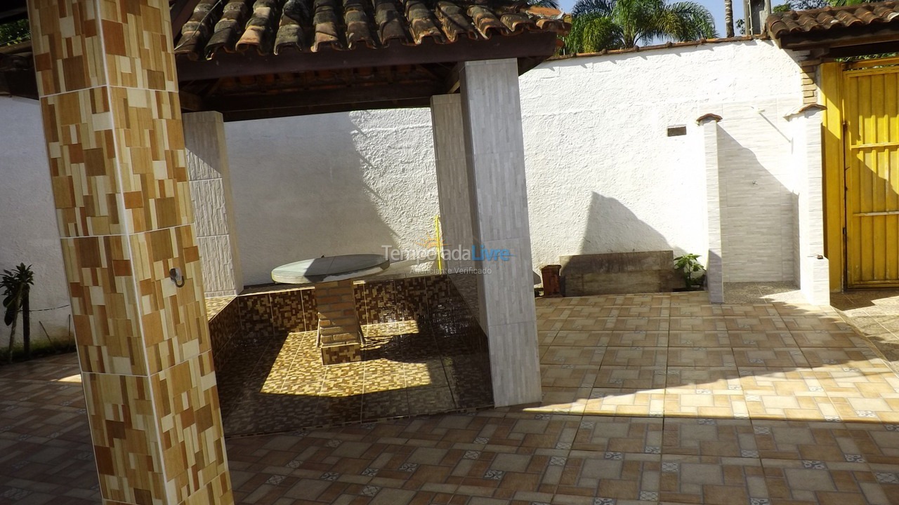 Casa para aluguel de temporada em Ubatuba (Pereque Açu)