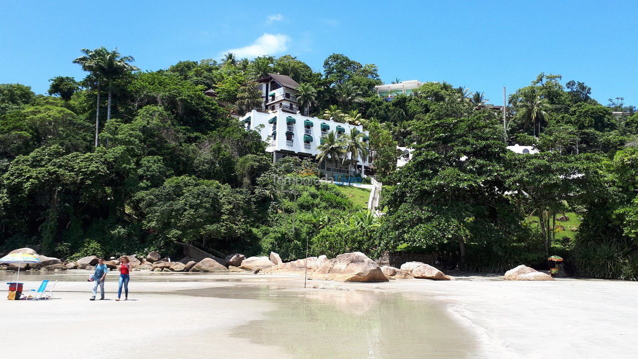 Apartment for vacation rental in Ubatuba (Praia das Toninhas)