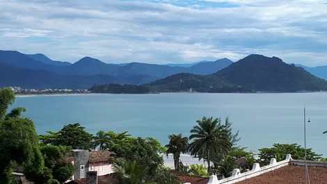 Lindo apartamento habitación y sala de estar en la arena vista al mar