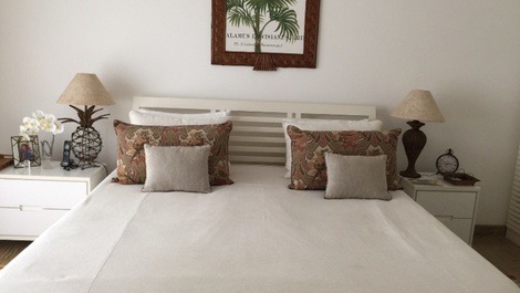 Beautiful and luxurious house in Praia da Baleia for rent