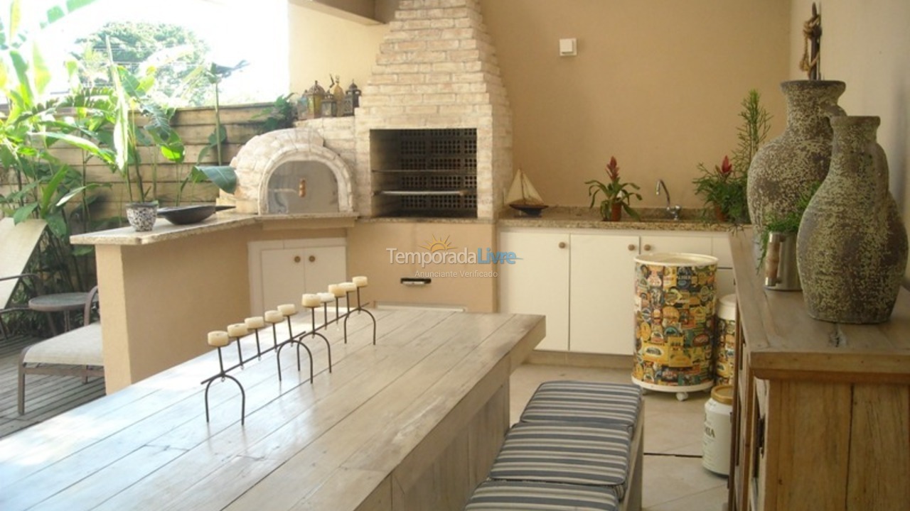 House for vacation rental in São Sebastião (Praia da Baleia)