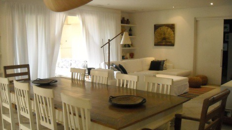 Beautiful and luxurious house in Praia da Baleia for rent