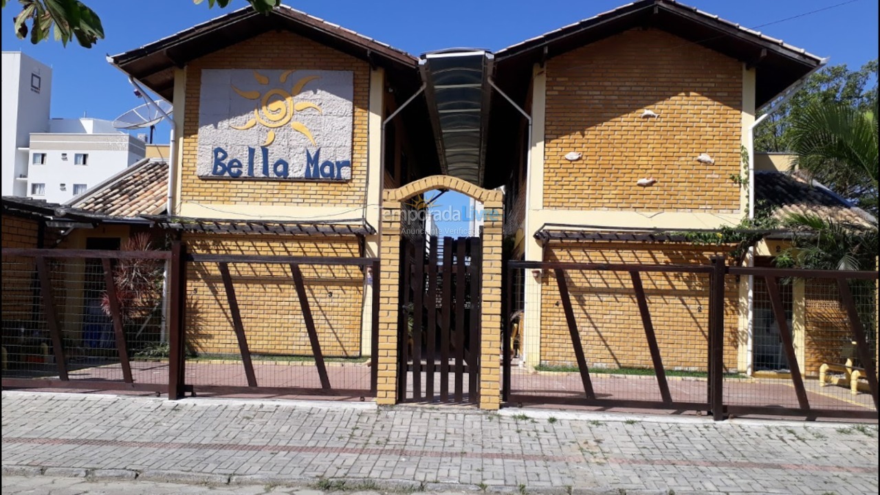 Apartment for vacation rental in Bombinhas (Praia de Bombas)